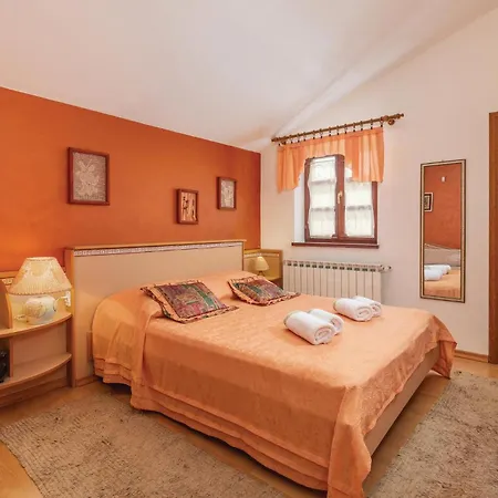 Holiday home Awesome In Belavici With Sauna *