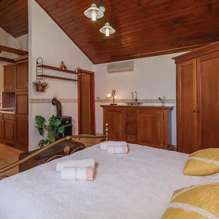 Holiday home Awesome In Belavici With Sauna